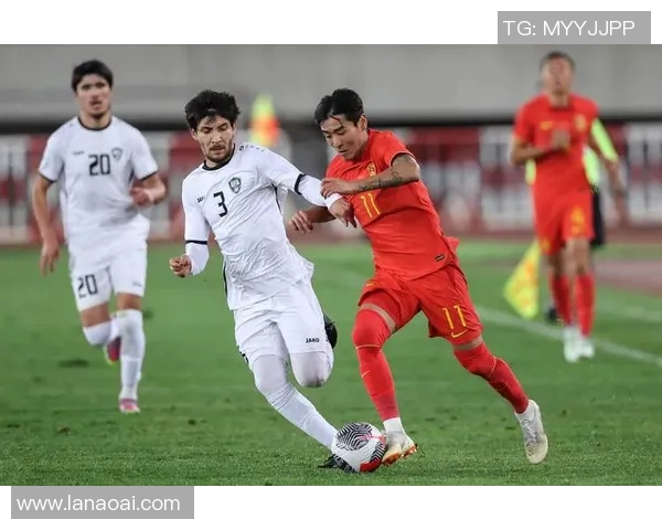 现役足球巨星同框合影 展现顶级球员荣耀与风采 现役足球巨星同框合影 展现顶级球员荣耀与风采